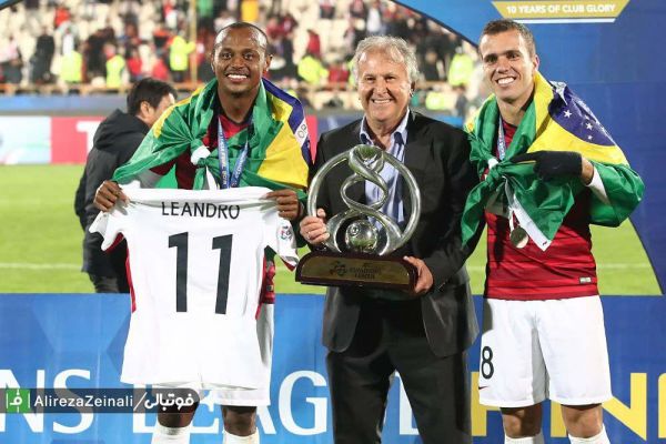  زیکو مدیر افتخاری باشگاه کاشیما که سال 2005 به عنوان سرمربی تیم ملی ژاپن  در تهران مغلوب برانکو و تیم ملی شده بود امروز توانست با جام از ورزشگاه آزادی خارج شود