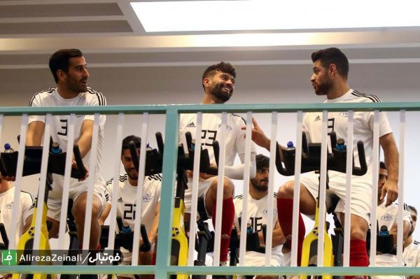  رامین رضاییان حق دارد اینطور خوشحال باشد چون با پیوستن به الشحانیه، کی‎روش دیگر بهانه ای برای عدم دعوت از او به تیم ملی پیدا نکرد هر چند که رامین بدون دعوت به تیم ملی هم در اردو حاضر بود