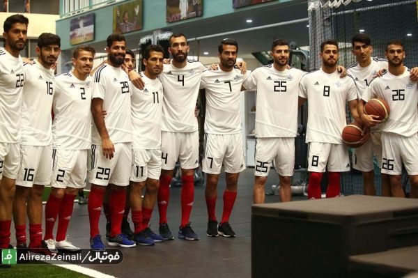  با اعلام امیرحسین حسینی مدیررسانه‌ای تیم ملی فوتبال، اعضای کادرفنی و بازیکنان تیم ملی فوتبال ایران تا اطلاع ثانونی با رسانه‌ها مصاحبه‌ نمی کنند