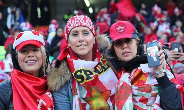  دختران محمود خوردبین  چون به ما گفتند «گزینشی» دیگر به استادیوم نمی‌رویم