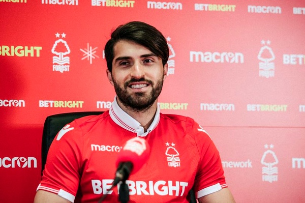 رسانه انگلیسی استفاده کامل از کریم انصاریفرد اولویت ناتینگهام فارست است