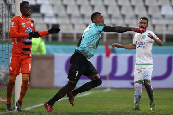  ماشین‌سازی و سایپا امتیازات را تقسیم کردند  یاران دایی جای استقلال را گرفتند