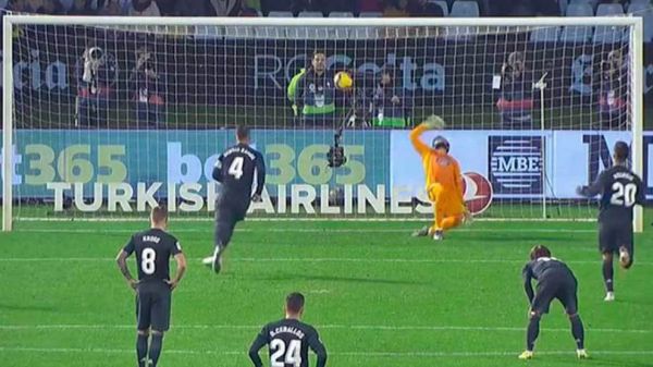 دروازه بان بتیس راموس به من گفت که دیگر پنالتی چیپ نمی زند