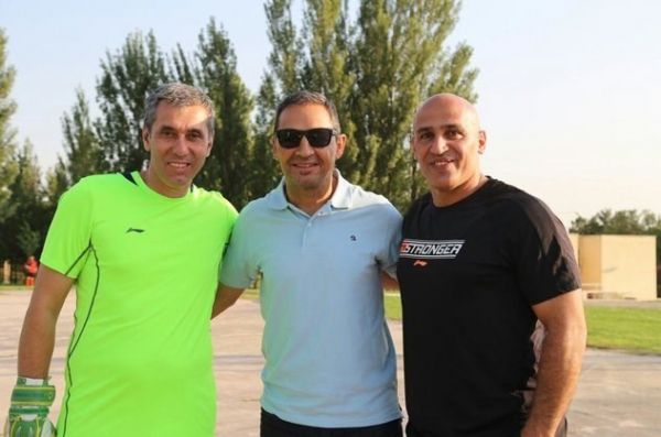  سایت باشگاه ذوب‎آهن خبر قطع همکاری با امید نمازی  بعد از توافق با این مربی را منتشر کرد  با این حساب به احتمال زیاد، فردا منصوریان به عنوان سرمربی جدید این تیم معرفی خواهد شد