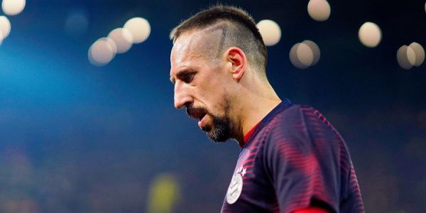  اولی هوینس وتدارک آشتی کنان ریبری با خبرنگار سیلی خورده