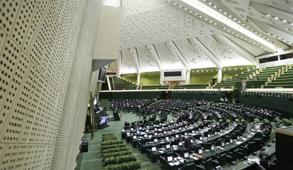 رئیس فراکسیون ورزش مجلس تاج به عنوان مشاور در فدراسیون فوتبال خدمت کند