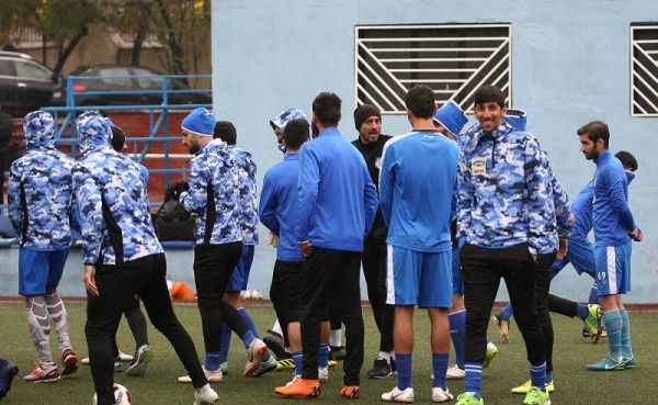 گزارش تمرین استقلال جلسه شفر با استقلالیها و تمرین تاکتیکی آبیپوشان بعد از 4 روز در چمن طبیعی