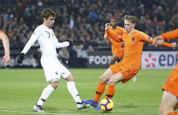 بارسلونا سخت به دنبال دیونگ و دلیخت؛ مدیر آژاکس نگه داشتن این دو نفر بسیار سخت است