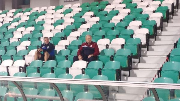 ماچالا شاگردان ایرانی اش را زیر نظر دارد عکس