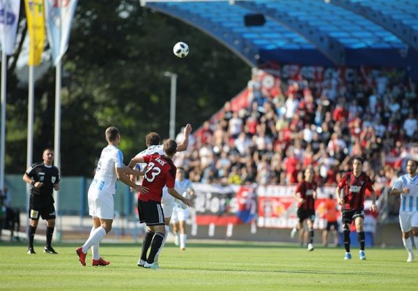 شکست یاران علی قربانی در نبرد تیمهای میانه جدولی