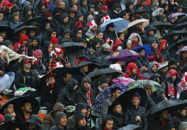 حاشیه بازی پرسپولیس - تراکتورسازی انتقال بازیکن پرسپولیس به بیمارستان و جنجال بعد از گل آفساید تراکتورسازی