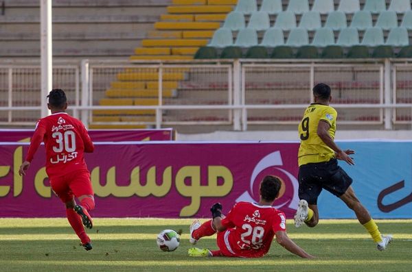 پارس جنوبی جم صفر- تراکتورسازی تبریز یک تراکتور در جم مدعی ماند