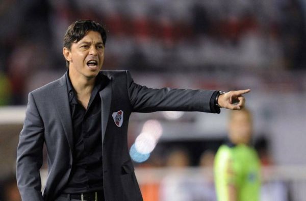  سرمربی ریورپلاته  برگزاری فینال در مادرید مضحک است