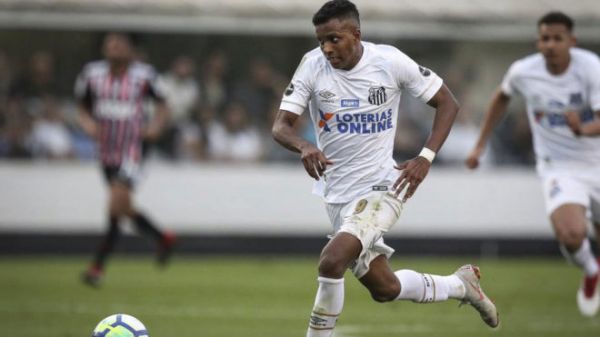  بازیکن فصل بعد رئال مادرید پس از چهارم شدن در جایزه کوپا  به امباپه تبریک می‌گویم