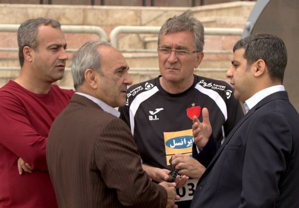 برپایی اردوی پرسپولیس در خارج از اصفهان گرشاسبی سرخپوشان را همراهی نمیکند