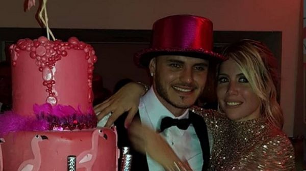 یک اتومبیل بنتلی، کادوی تولد ایکاردی به همسرش