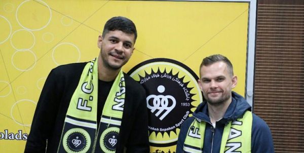  در آستانه سال نو میلادی؛ تقدیر باشگاه سپاهان از دو بازیکن خارجی به همراه خانواده‌شان + عکس