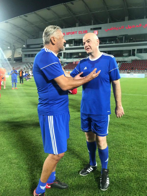 پابه توپ شدن رئیس فیفا و ستاره ها در دوحه عکس