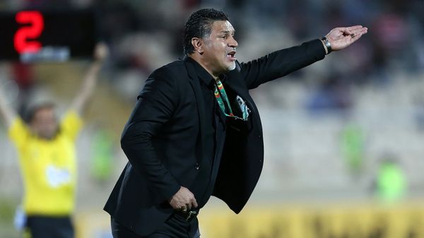  علی دایی در نشست خبری پیش از دیدار صنعت نفت - سایپا حاضر نشد