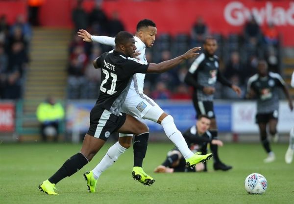 چمپیونشیپ انگلیس خروج تیم عزتاللهی از منطقه خطر با تساوی خارج از خانه