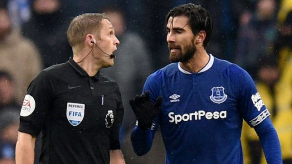  آندره گومش  در دوران حضورم در بارسلونا، پدر و مادرم زجر می‌کشیدند