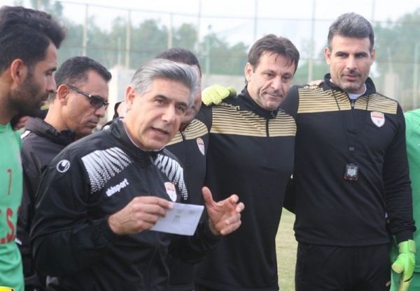 ابراهیم میرزاپور قطبی مربیای نیست که از کمکهایش مشورت نگیرد میتوانیم در بین ۴ تیم اول قرار بگیریم