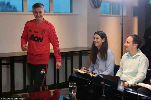 هم تیمی سابق سولسشر شخصیت آرام سولسشر، او را در مدیریت بازیکنان به دردسر می اندازد؛ دوست دارم واکنش او را درمقابل تندی بازیکنان، ببینم