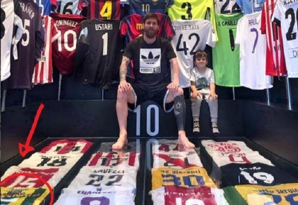  خالکوبی عجیب یک بازیکن آرژانتینی از هدیه ای که به مسی داده