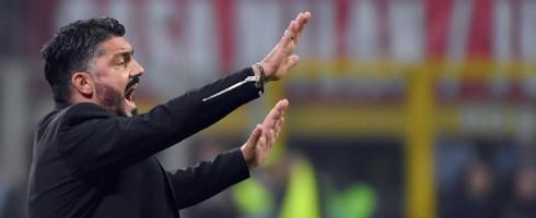  گتوزو  وقتی چهار احمق شعارهای نژادپرستانه می‌دهند بازی‌ را تعطیل کنید؛ ایتالیا کشور نژادپرستی نیست