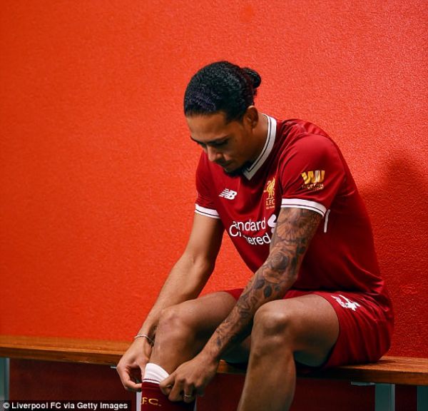  اولین روز ستاره 75 میلیون پوندی در لیورپول  عکس