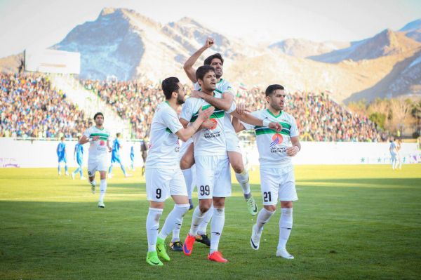 با امیر قلعه نویی بلند پروازی می کنیم