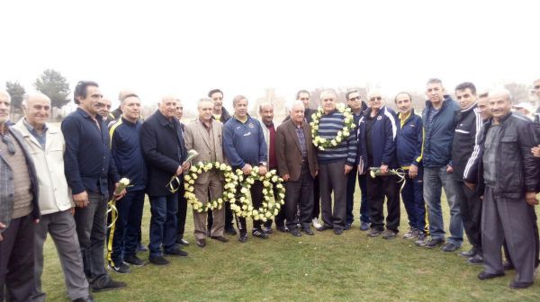 اعلام حمایت پیشکسوتان سپاهان از تیم عکس