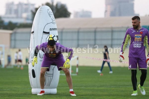  ژانگولر بازی بیرانوند در تمرین پرسپولیس  عکس
