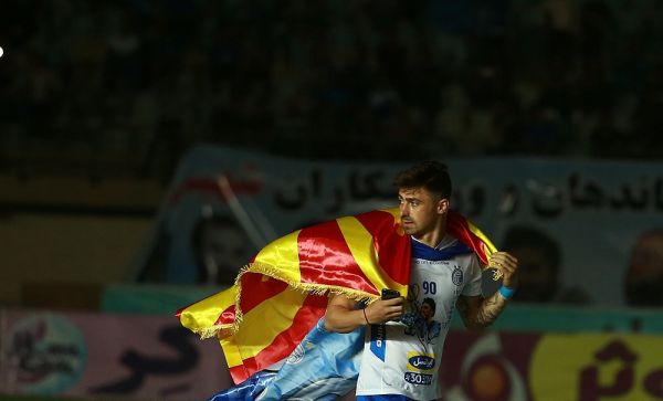 رقص پرچم ازبکستان، سنگال و مقدونیه در خرمشهر عکس