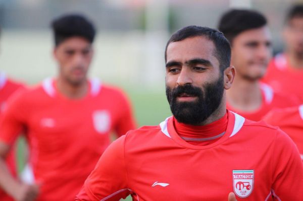  کاپیتان تراکتورسازی قراردادش را تمدید کرد