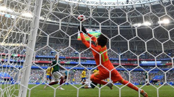 تاریخسازی دروازهبان مکزیک در جام جهانی عکس