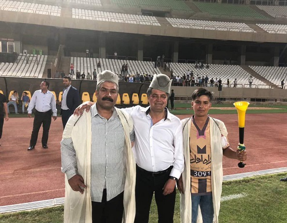 جشن برد بزرگ لیگ یک با لباس قشقایی عکس