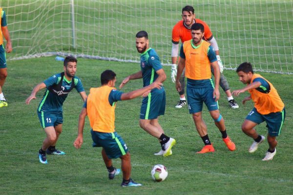 جاسوس پرسپولیس در تمرین نساجی عکس