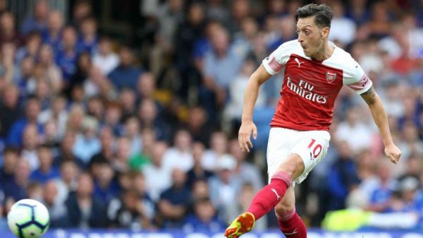 آشتی هواداران آرسنال با مسوت اوزیل