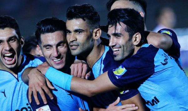  با رای کمیته انضباطی پیکان جای پرسپولیس را گرفت