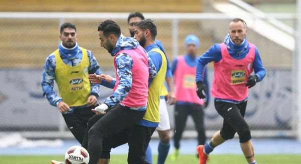  گزارش تمرین استقلال  یک لشگر غایب و سرماخوردگی رحمتی