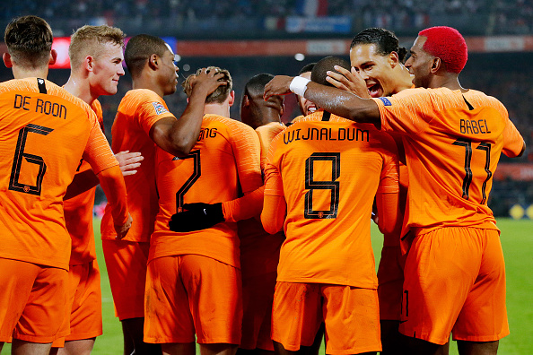 هلند 2-0 فرانسه قهرمان جهان زانو زد