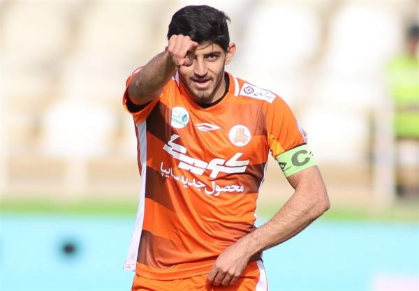  مهدی ترابی  برای موفقیت در پرسپولیس حرف‌های دایی را از یاد نمی‌برم  اگر در زمین دستگردی شوت می‌زدم، توپ به کلاغ‌ها برخورد می‌کرد