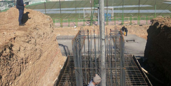  بتن ریزی اسکوربورد ورزشگاه فولاد شهر آغاز شد