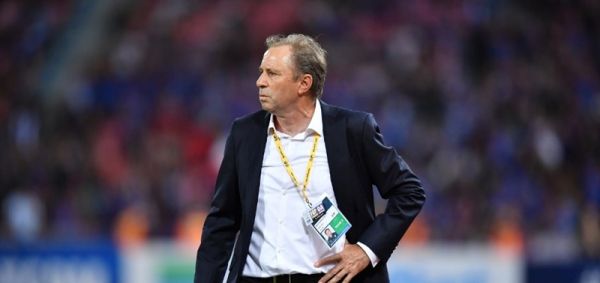 اتفاق عجیب در اردوی تایلند سرمربی صربستانی را با تاکسی به خانه فرستادند