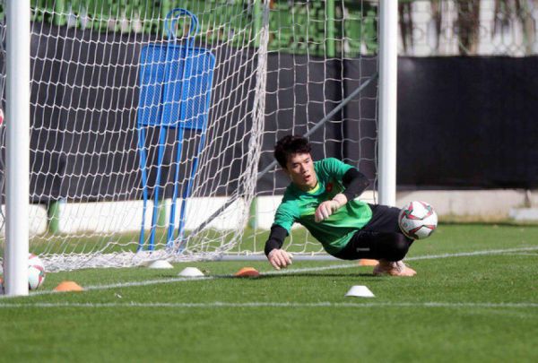 آقای پارک دروازهبانت را مقابل ایران تغییر میدهی