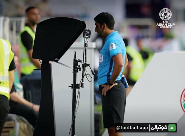  اولین استفاده از VAR در جام ملتها هم به نفع ژاپن شد هم به ضرر آنها  داور گل آنها در نیمه اول را مردود اعلام کرد اما با VAR برایشان پنالتی گرفت تا ژاپن با همان پنالتی راهی نیمه نهایی شود