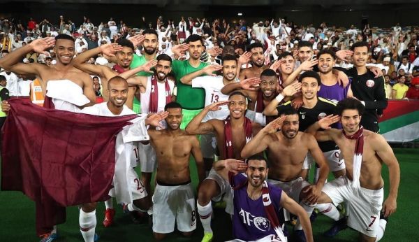  سلام نظامی به نیمه نهایی سیاسی عکس