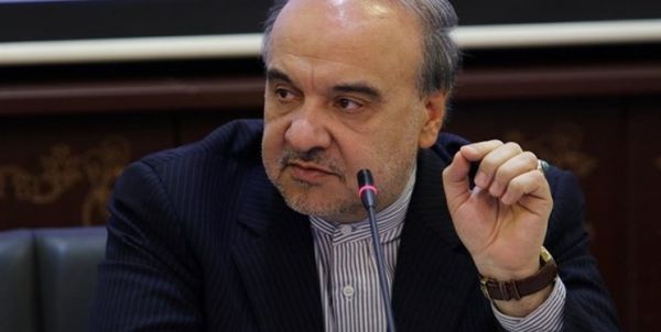 وزیر ورزش تیم ملی فوتبال ایران شخصیت قهرمانی داشت