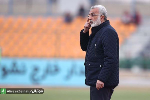 آلرژی حاج حسین به استقلال